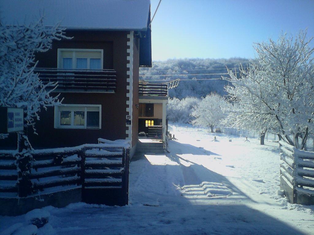 Gacka Rooms Vrhovine Ruang foto