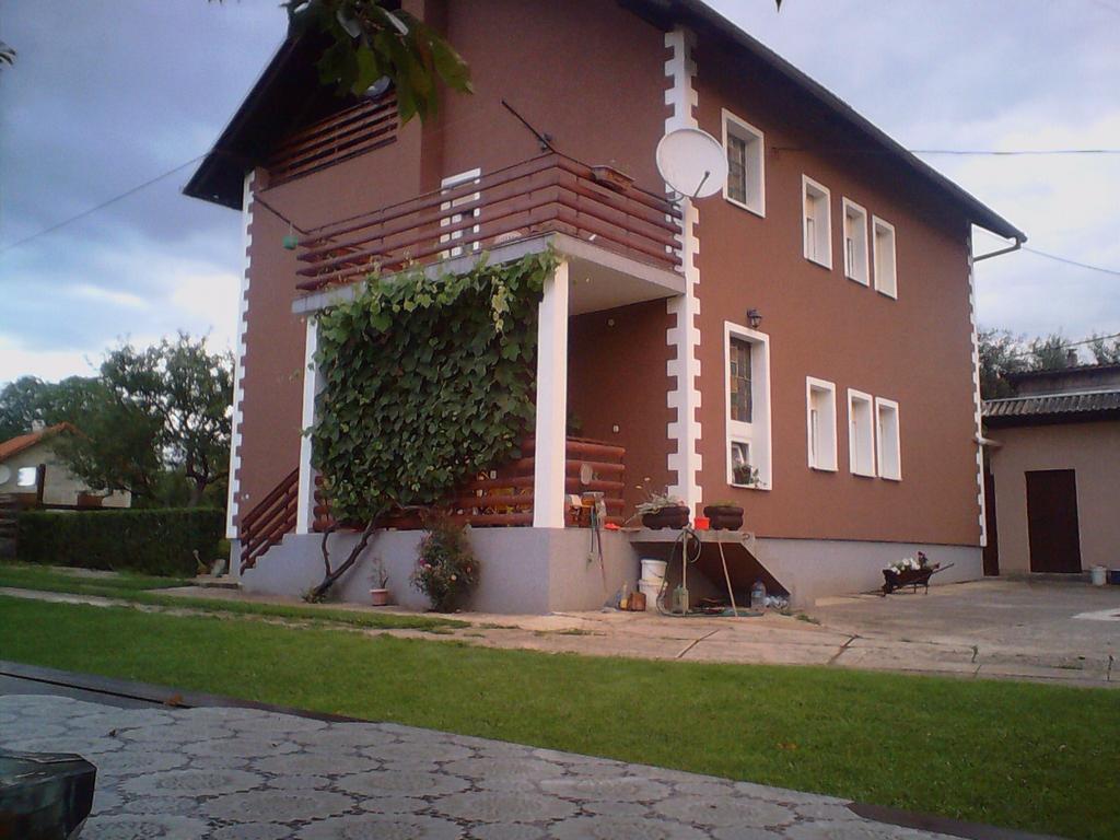 Gacka Rooms Vrhovine Bagian luar foto