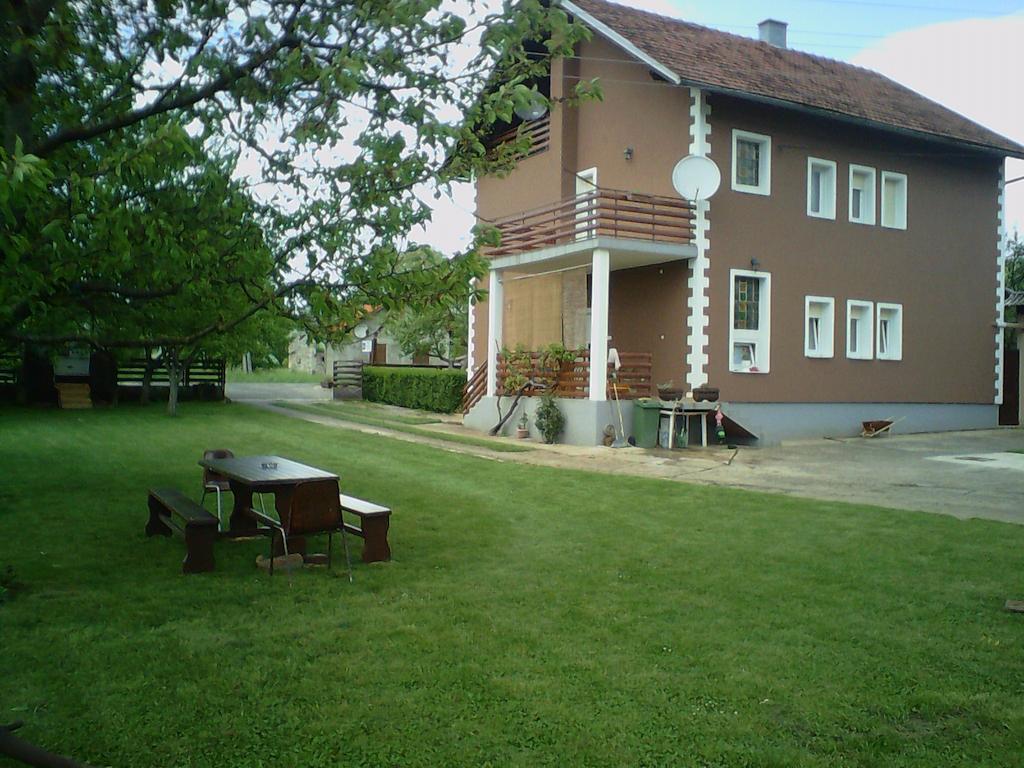 Gacka Rooms Vrhovine Ruang foto