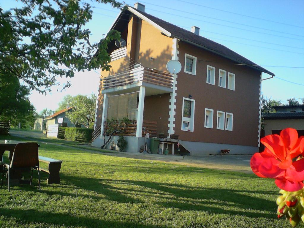 Gacka Rooms Vrhovine Bagian luar foto