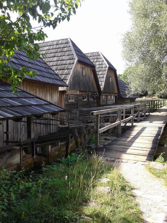 Gacka Rooms Vrhovine Bagian luar foto