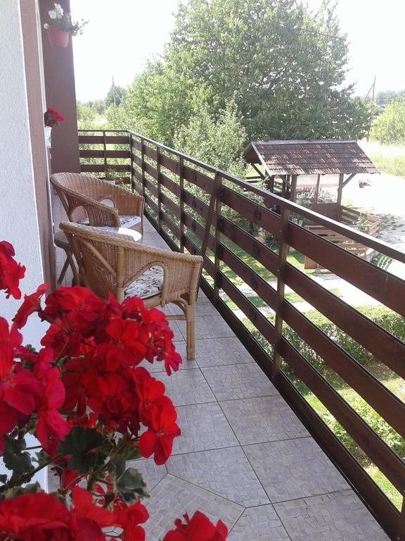 Gacka Rooms Vrhovine Bagian luar foto